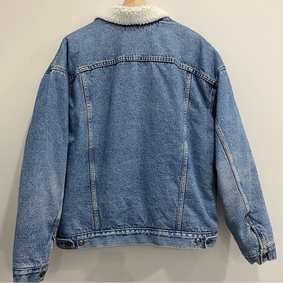 Vintage Levi’s Sherpa Lined Jean Trucker Jacket - Picture 3 of 16